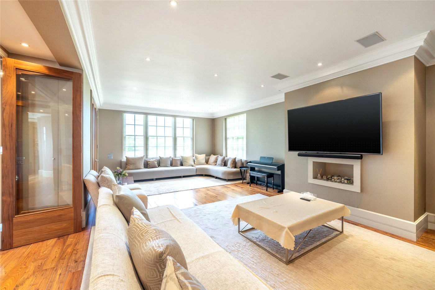 6 bedroom flat for sale 0