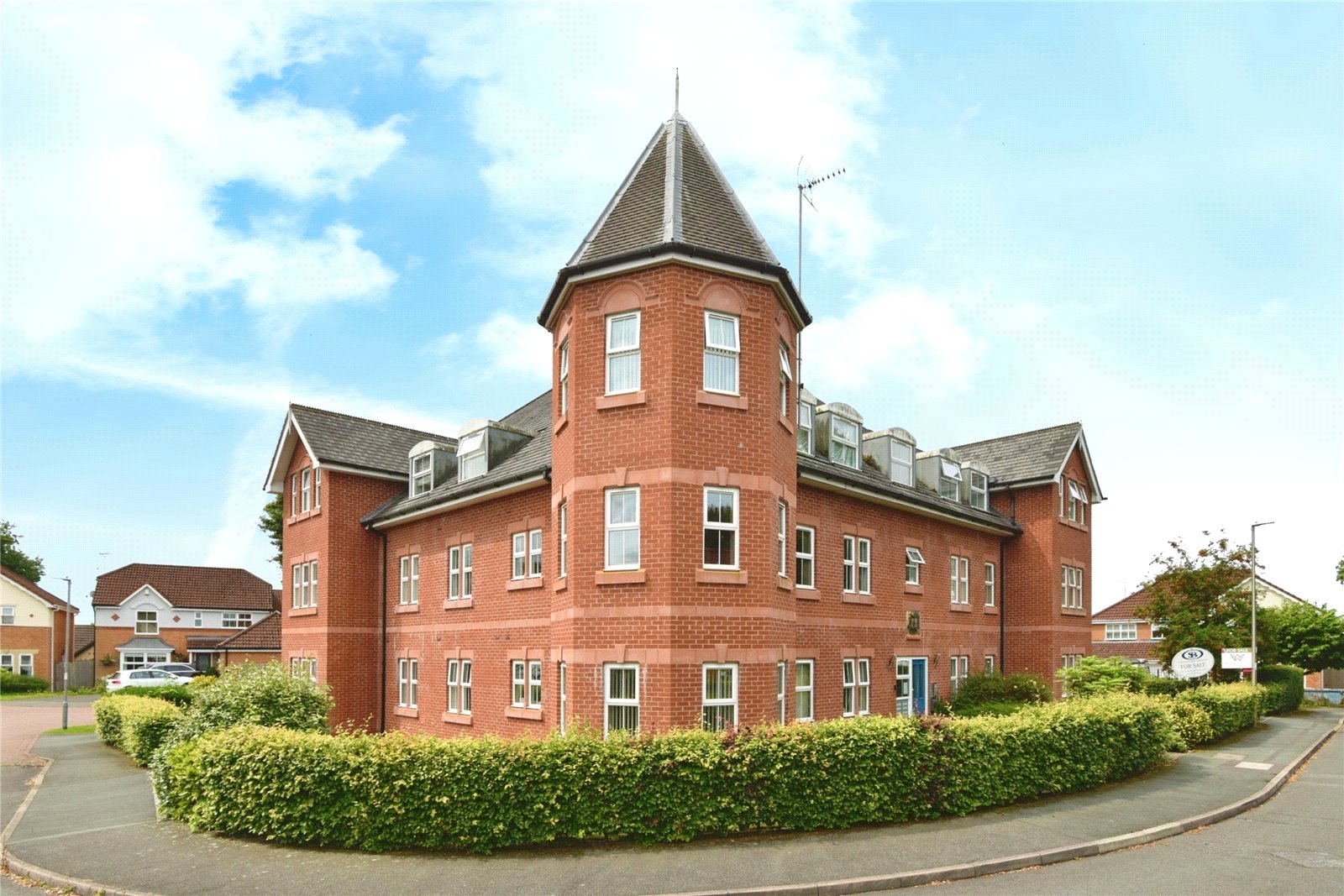 Apartment 1, 1, Berkeley Towers, Blackthorn Close photo 4