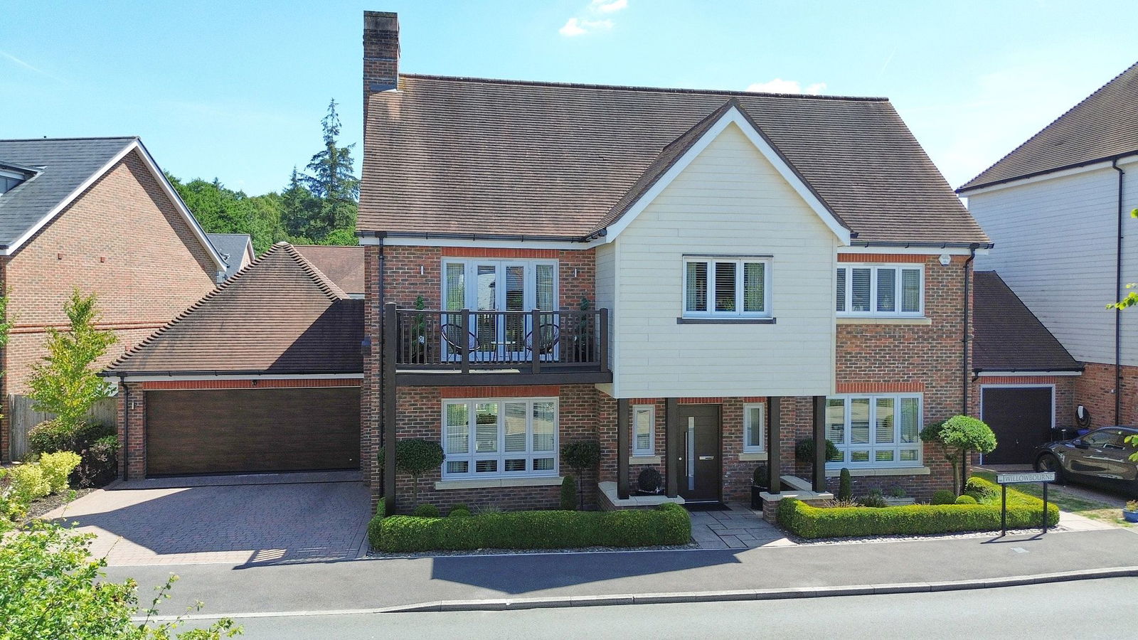 4 bedroom detached house for sale in Bromley