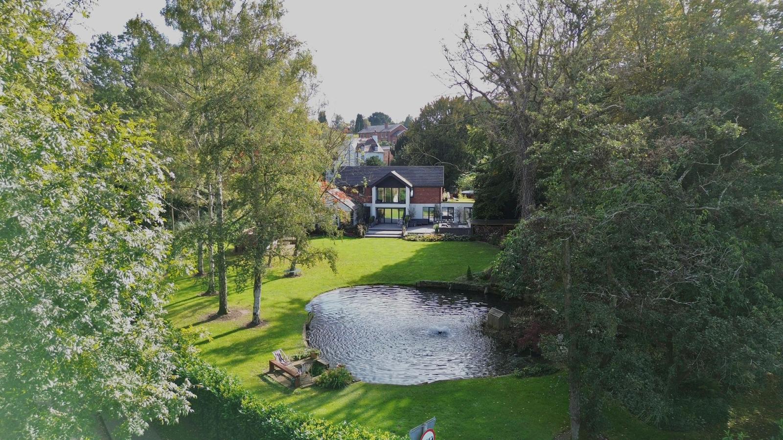 6 bedroom detached house for sale 0