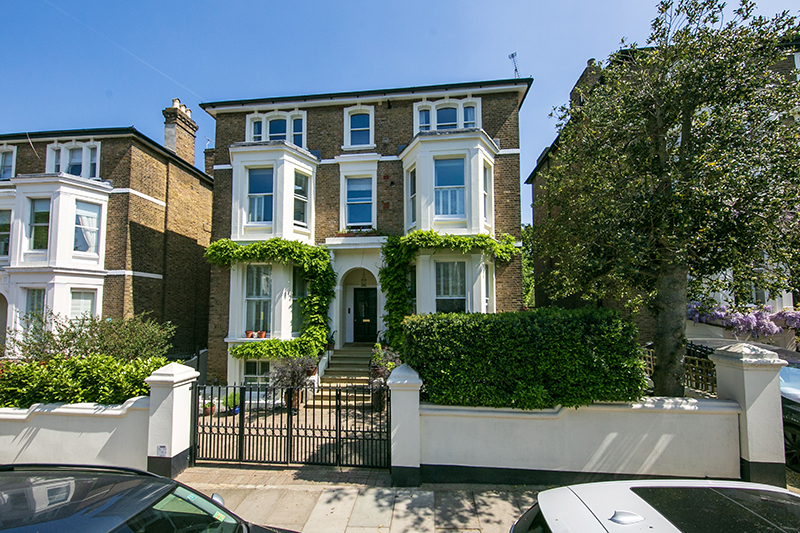 3 bedroom flat for sale 0