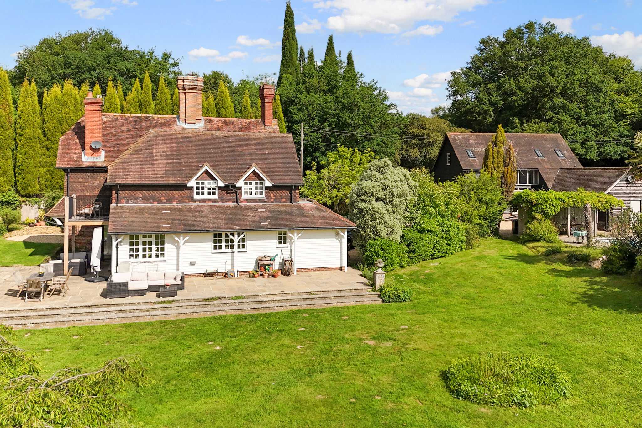 6 bedroom detached house for sale 0