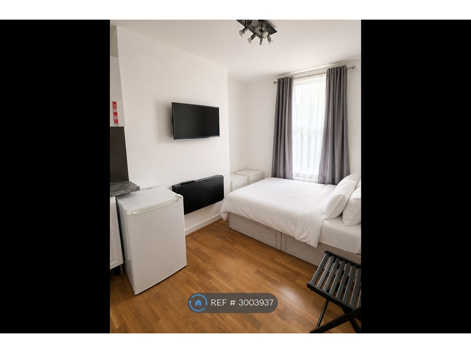 Flat, Southampton Road, London photo 5