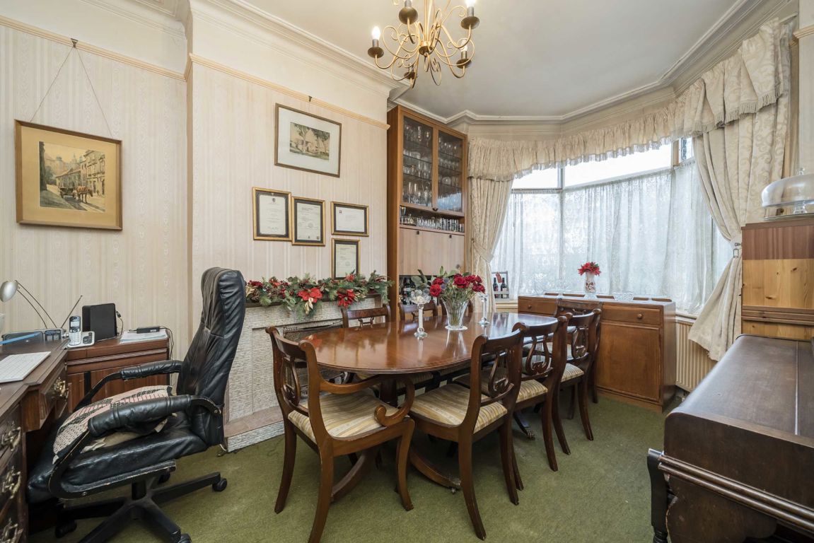 4 bedroom semi-detached house for sale 0