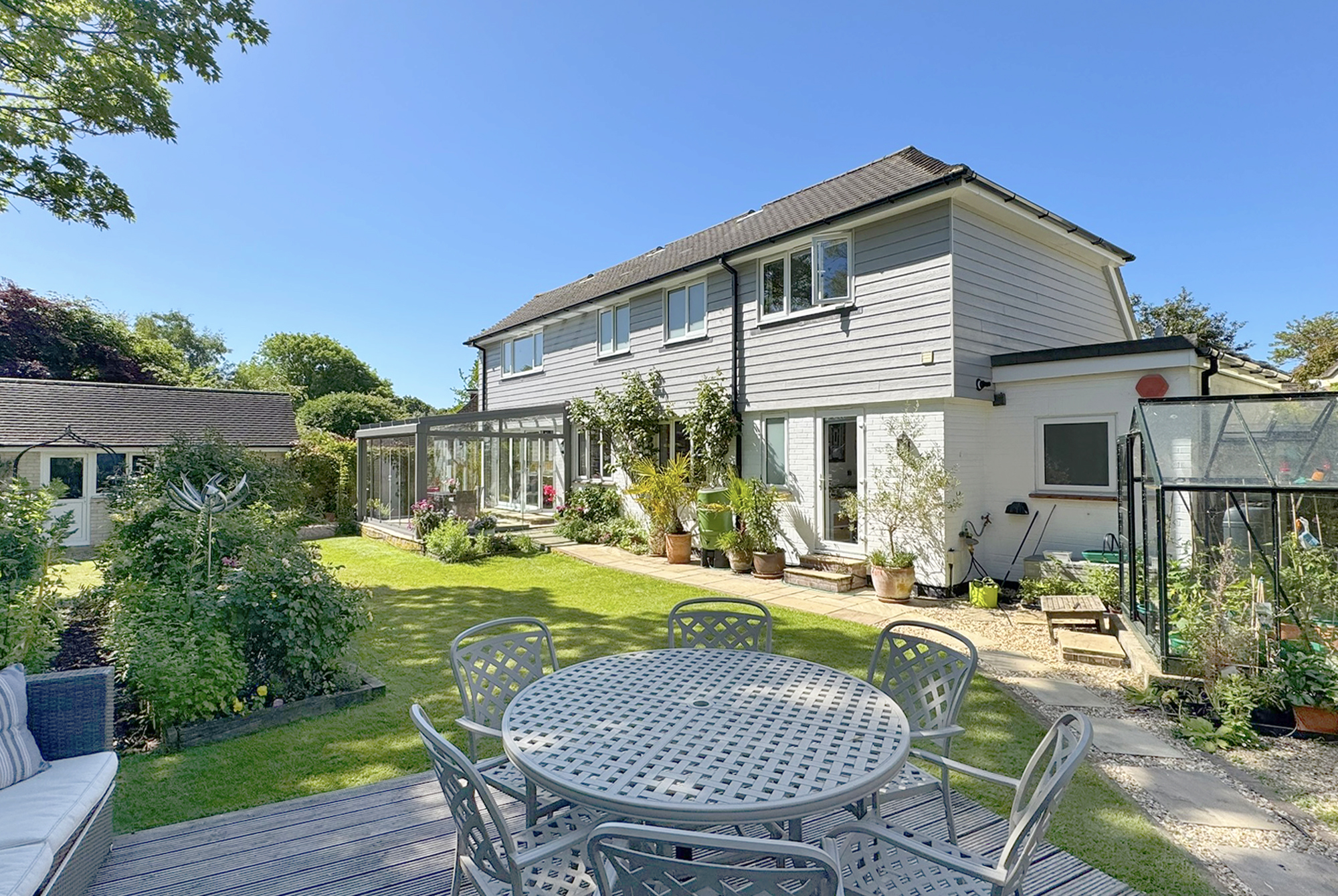 4 bedroom detached house for sale 0