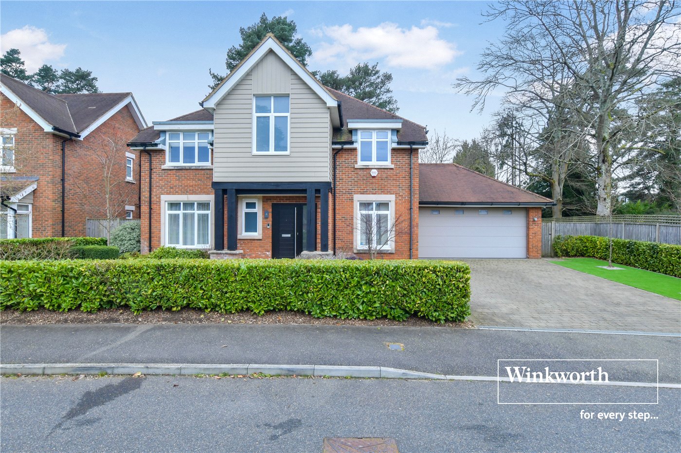 4 bedroom detached house for sale