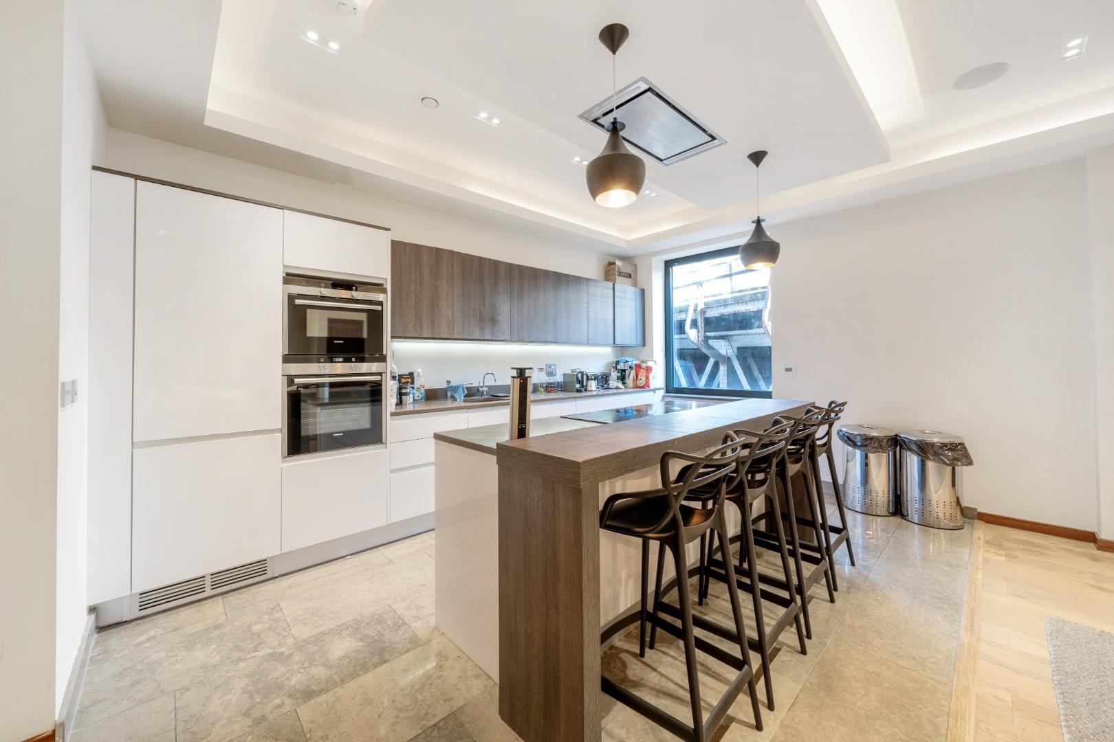 3 bedroom flat for sale 0