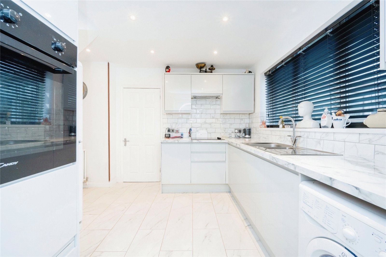 Photos of First Avenue, Dunstable, Bedfordshire LU6 66617346