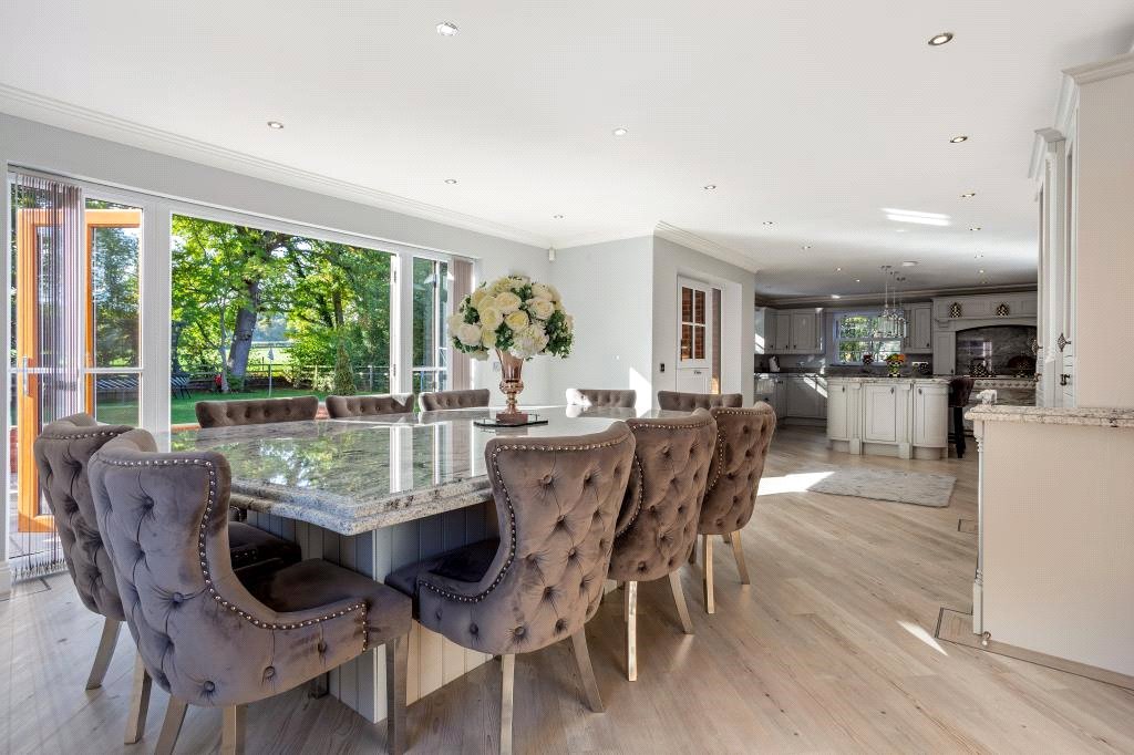 5 bedroom detached house for sale 0