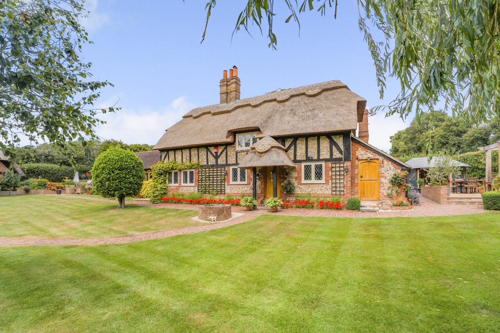 5 bedroom detached house for sale 0