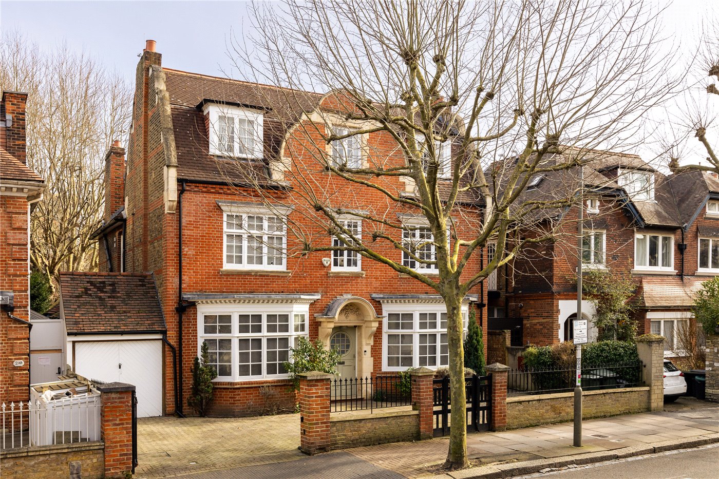 6 bedroom detached house for sale 0