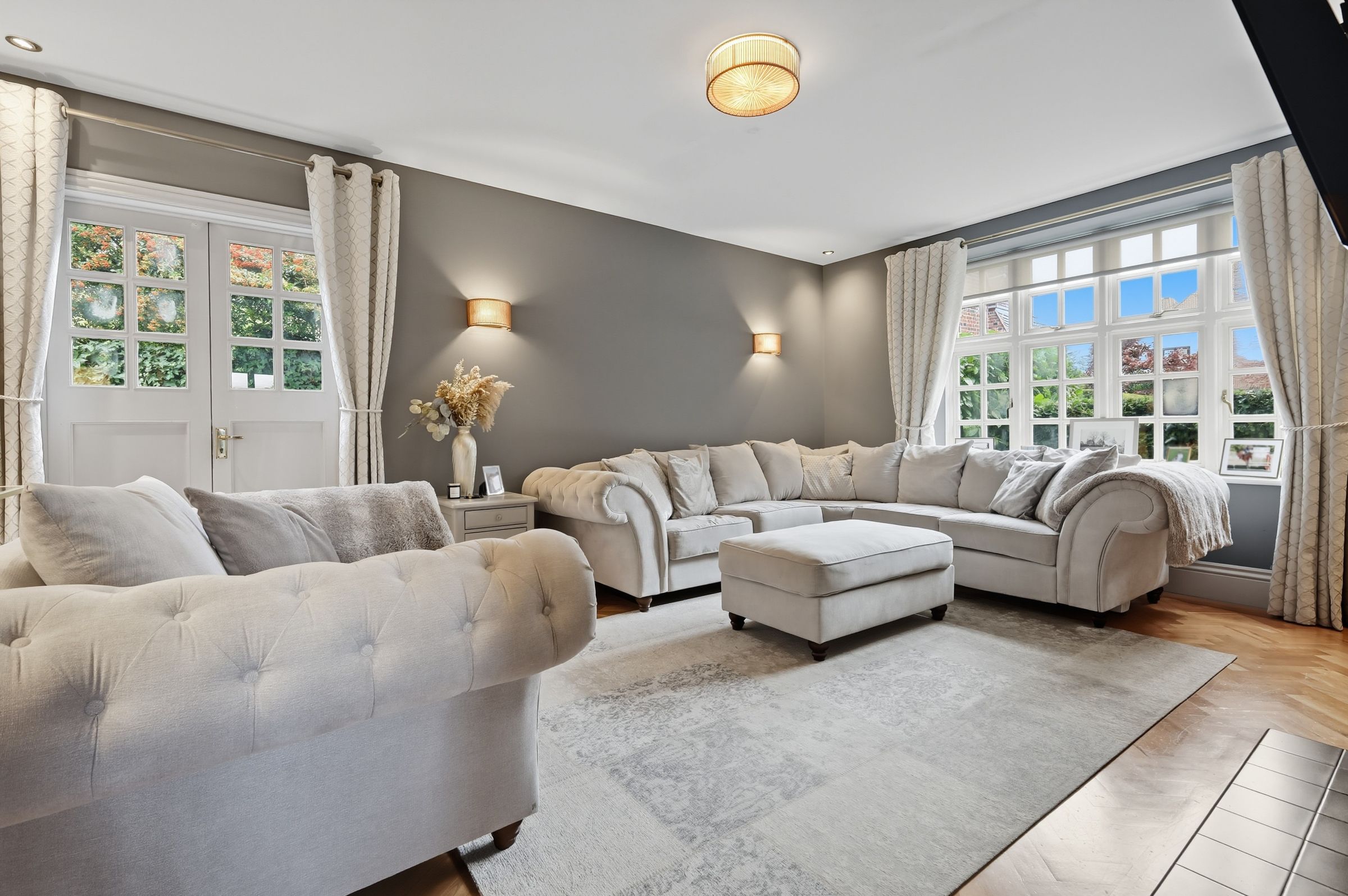 4 bedroom detached house for sale 0