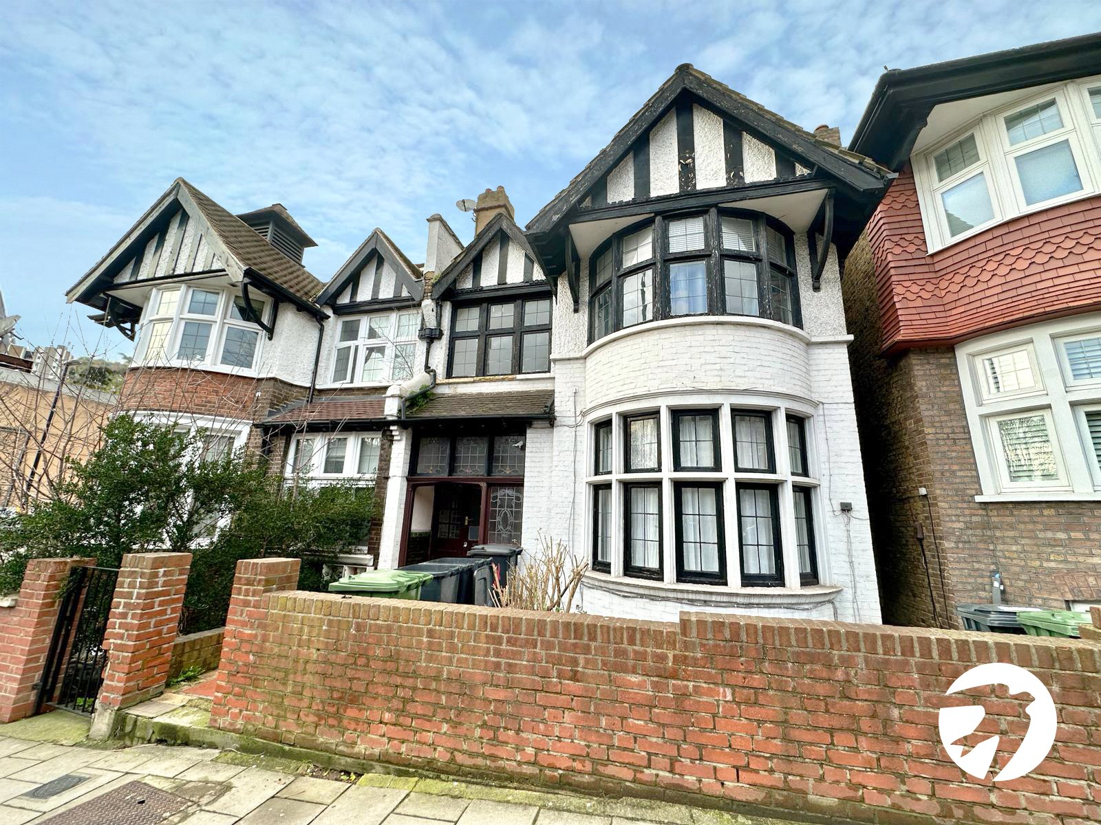 4 bedroom semi-detached house for sale 0