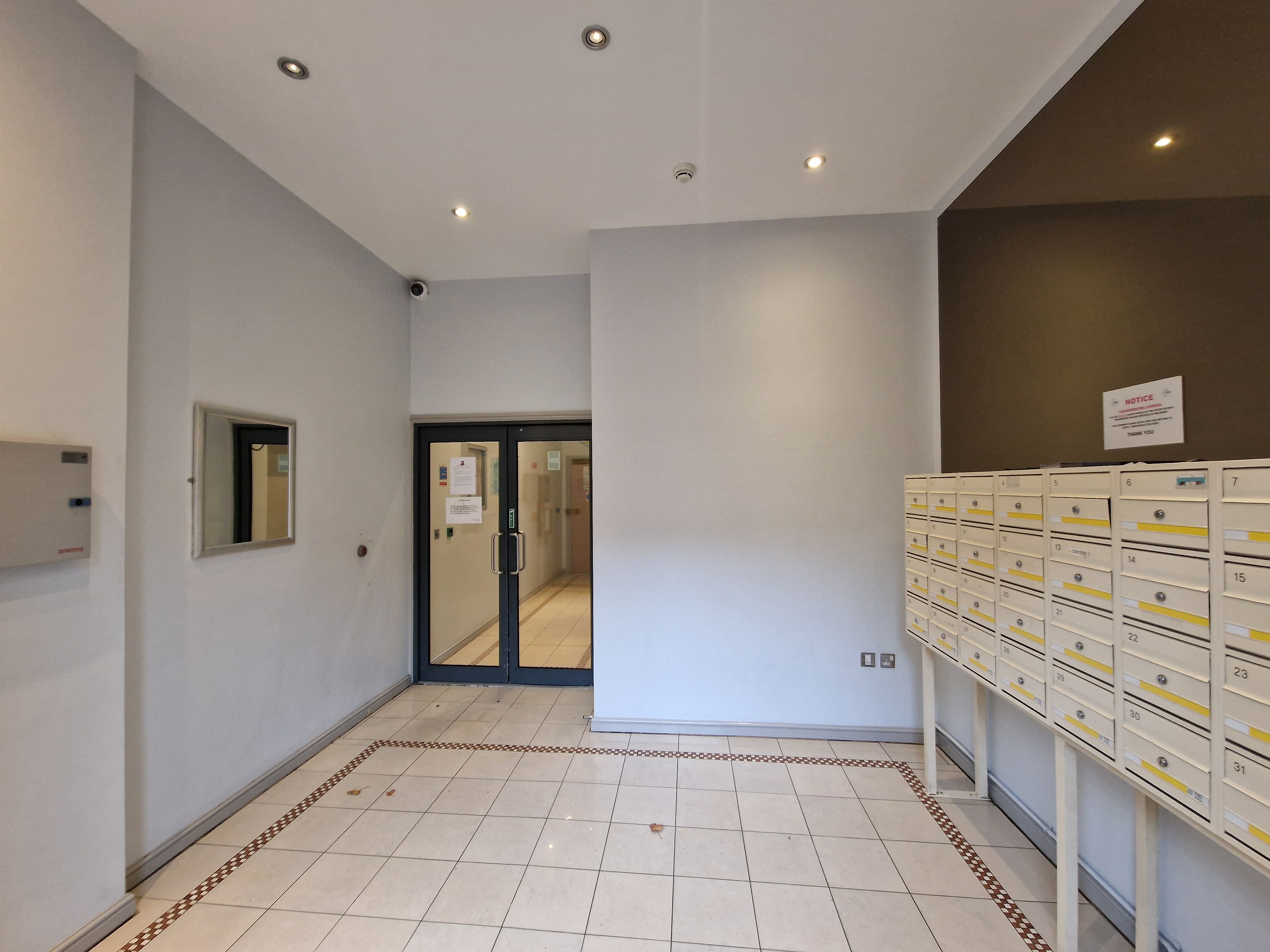 Broadway, West Ealing photo 5