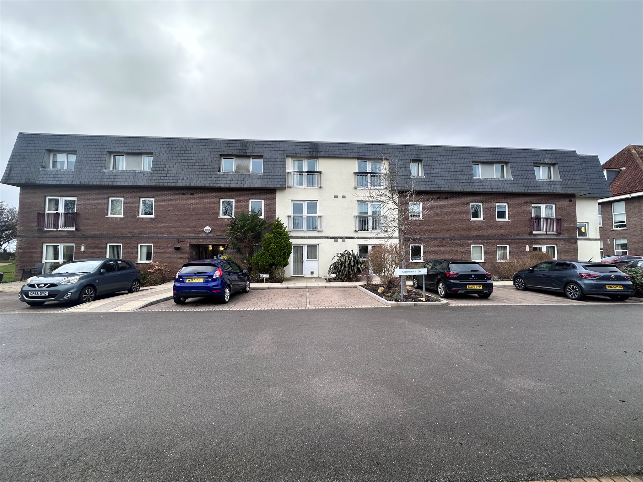 Apartment 4, Willow Court, Clyne Common, Swansea photo 4