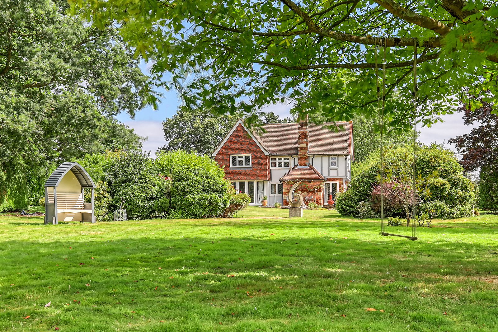 5 bedroom detached house for sale in Carshalton