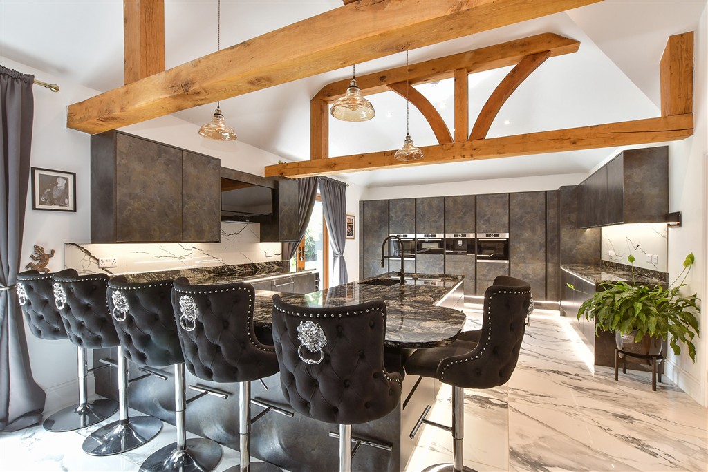 4 bedroom detached house for sale 0