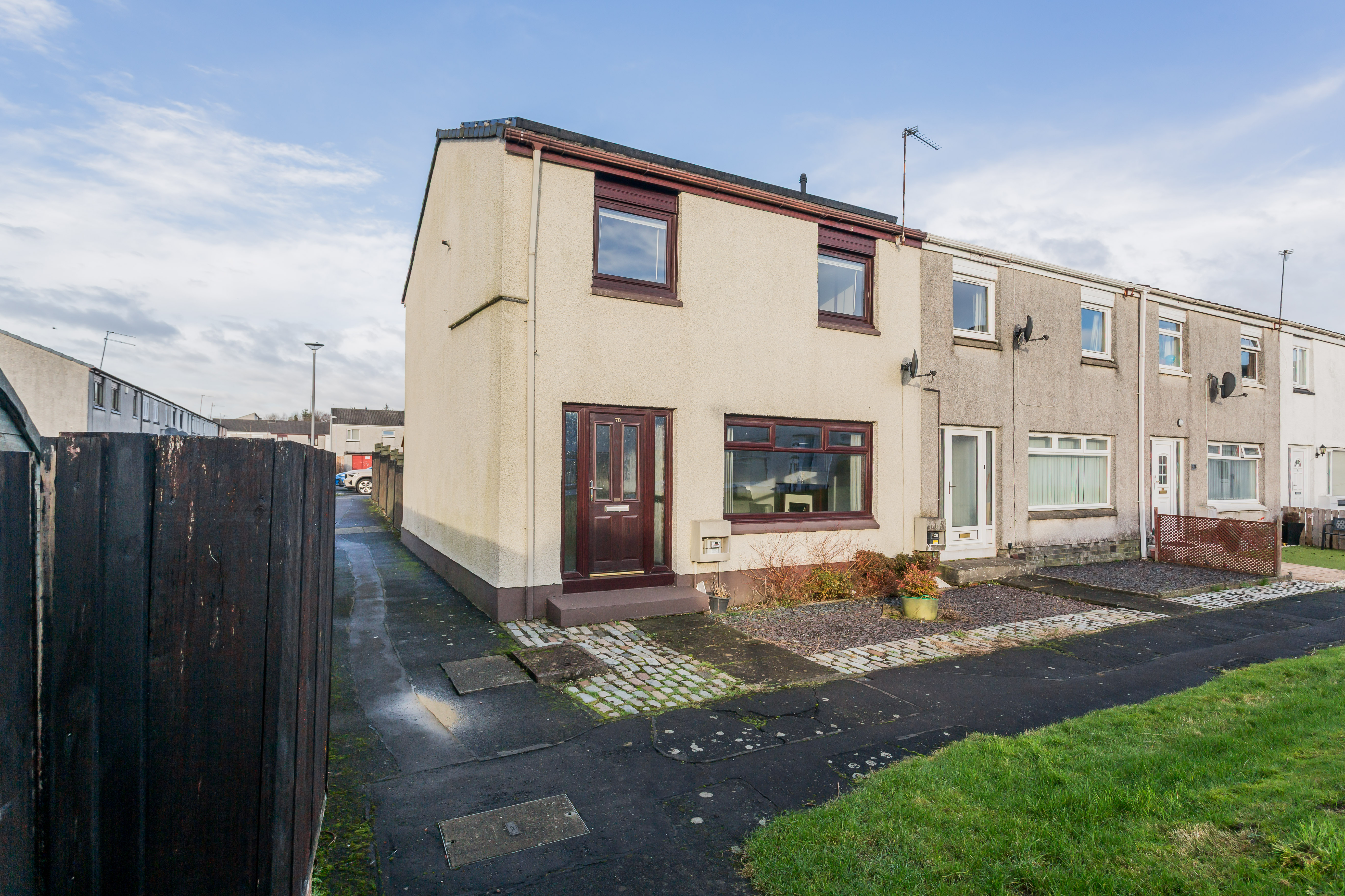 3-bed house on 70, Russell Place, Linwood, £140,000