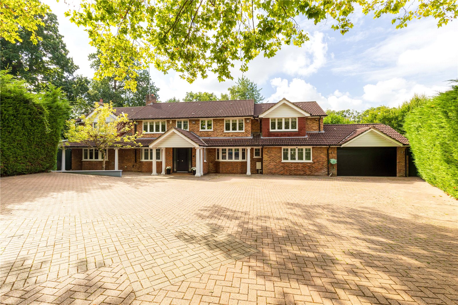 5 bedroom detached house for sale 0