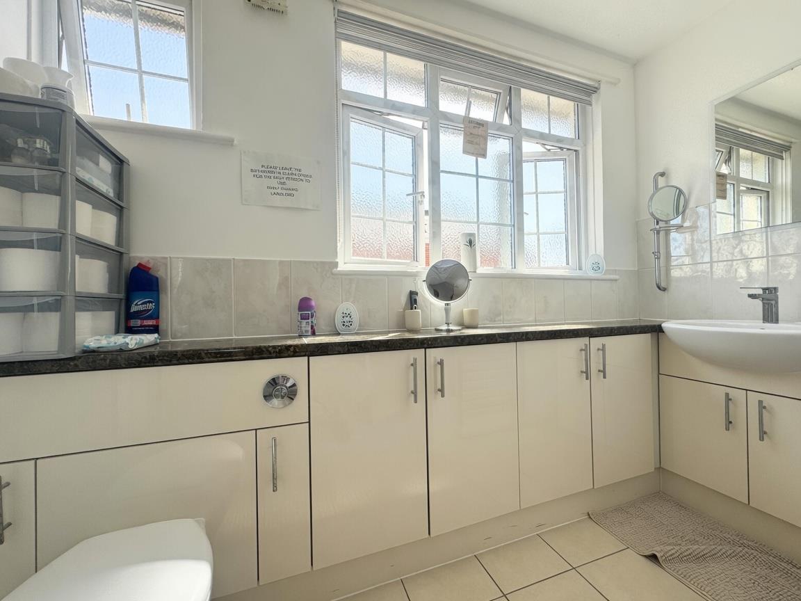 Room One, 8A, Queens Road, Hampshire photo 4