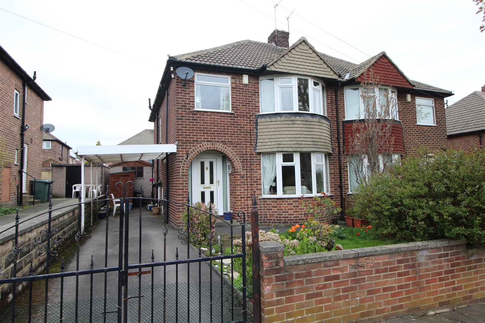 Free property report 71 Park Hill Drive, Bradford, BD8 0DE Chimnie