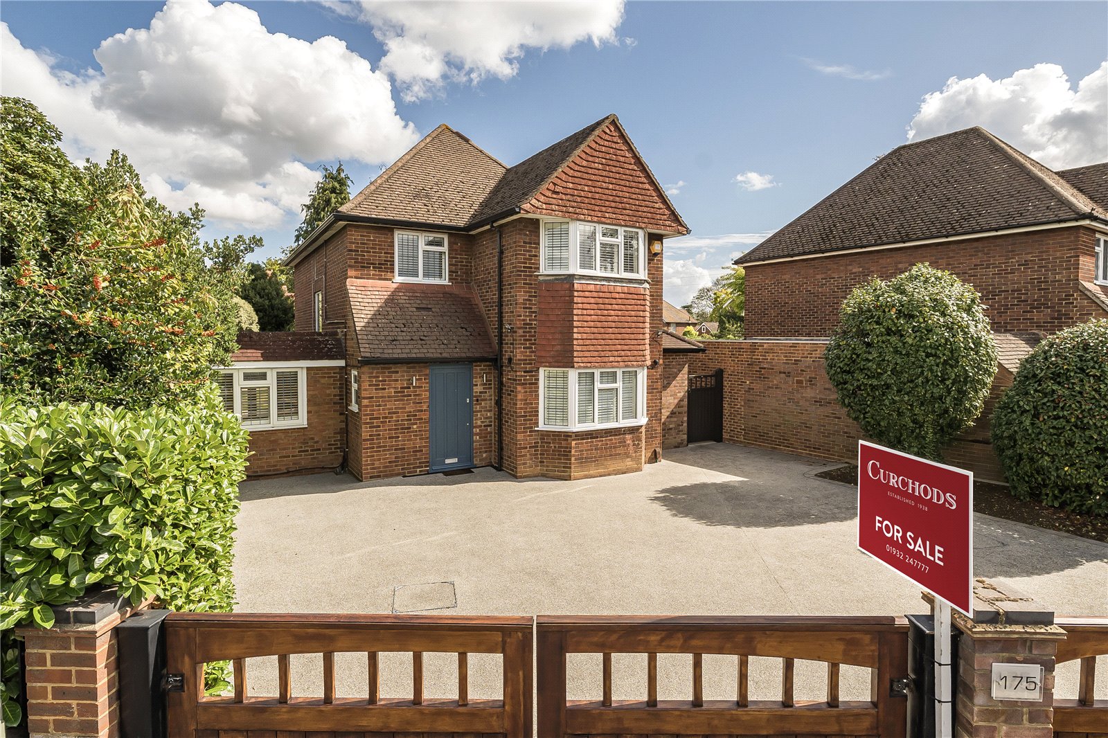 4 bedroom detached house for sale 0