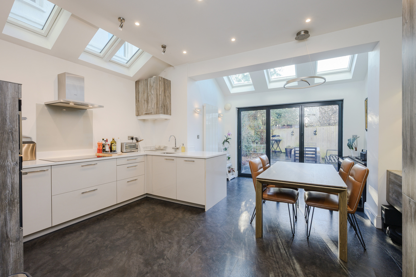 4 bedroom terraced house for sale 0