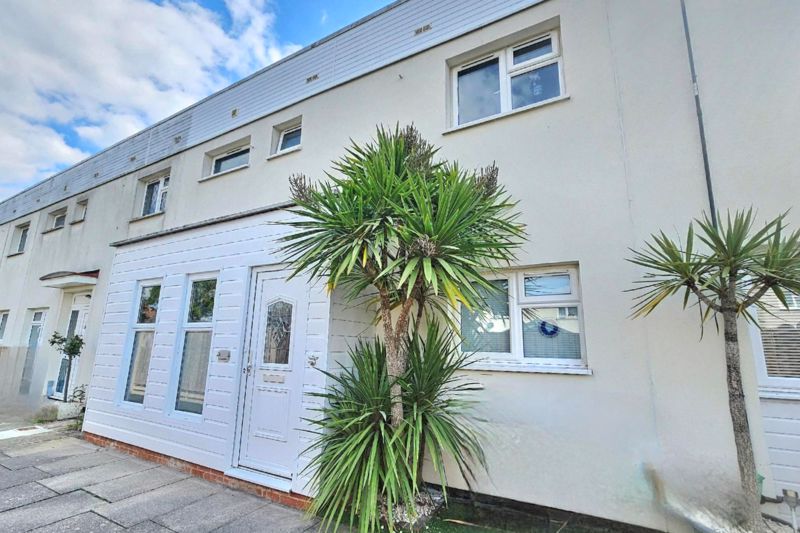 4-bed house on 42, Rodney Close, Gosport, £210,000