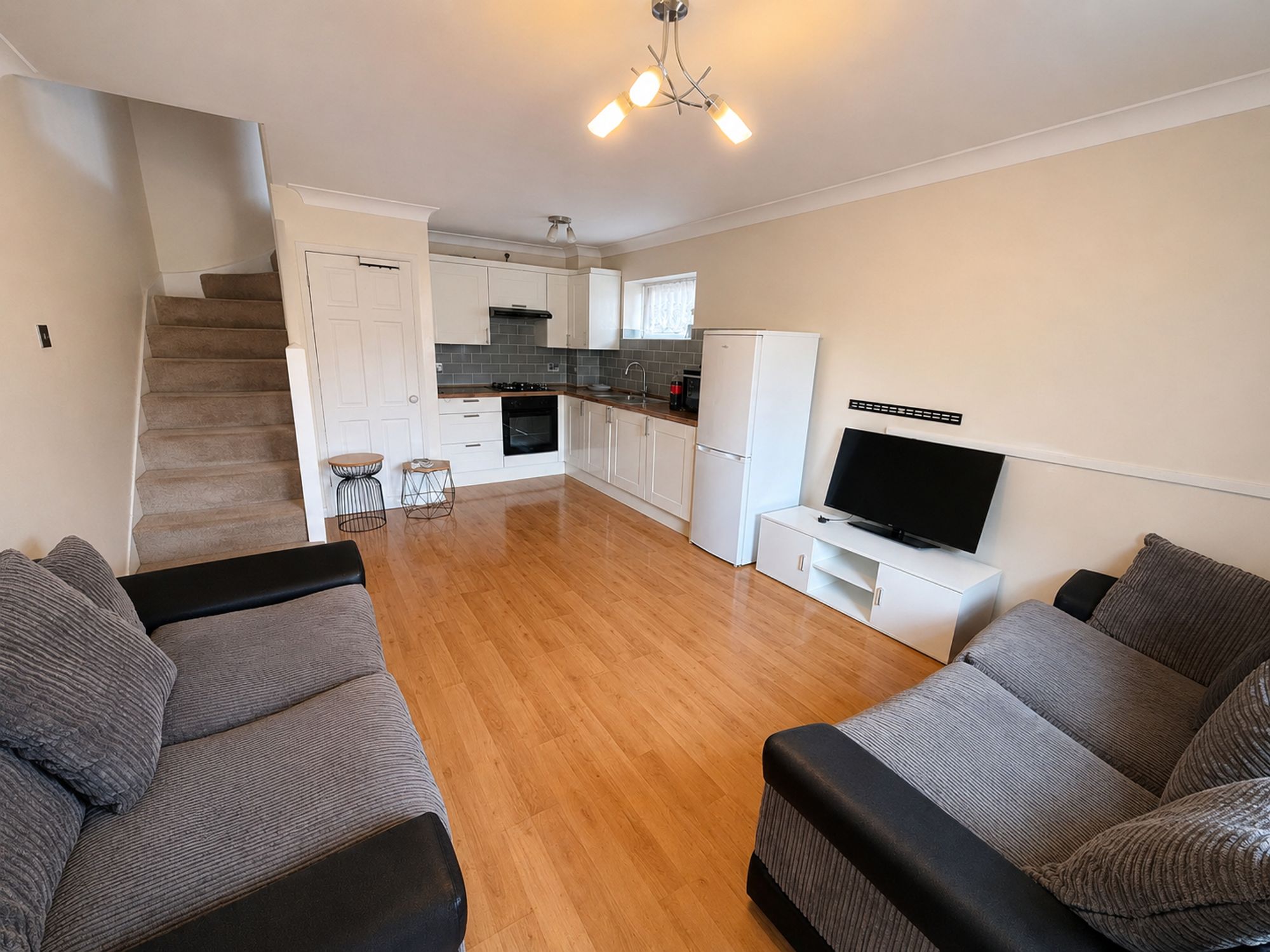 4 Loxley Court Morris Road, Romford photo 5