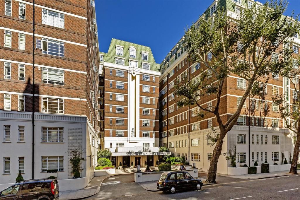 7 Priory Avenue, London photo 3
