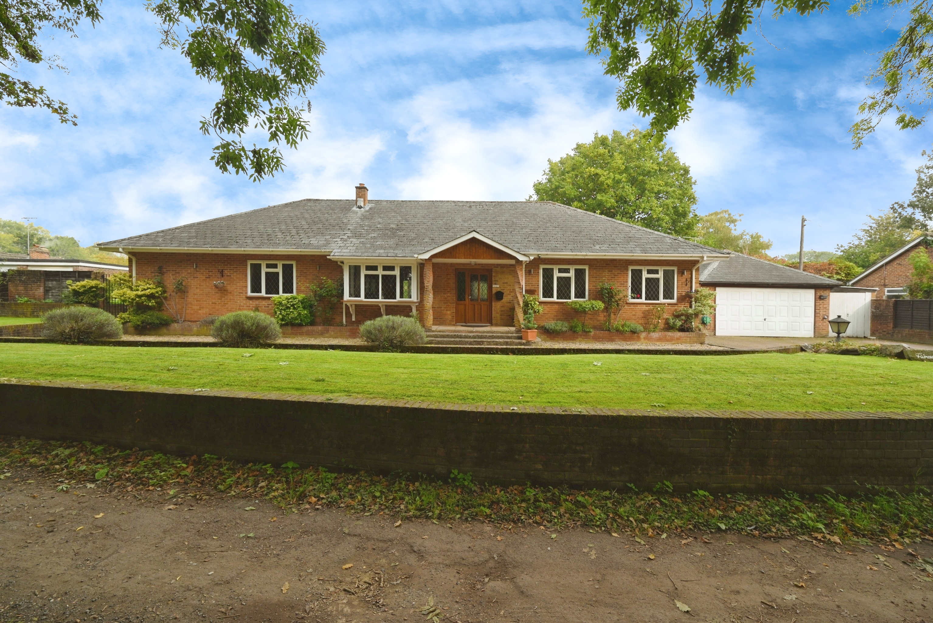 5 bedroom bungalow for sale 0