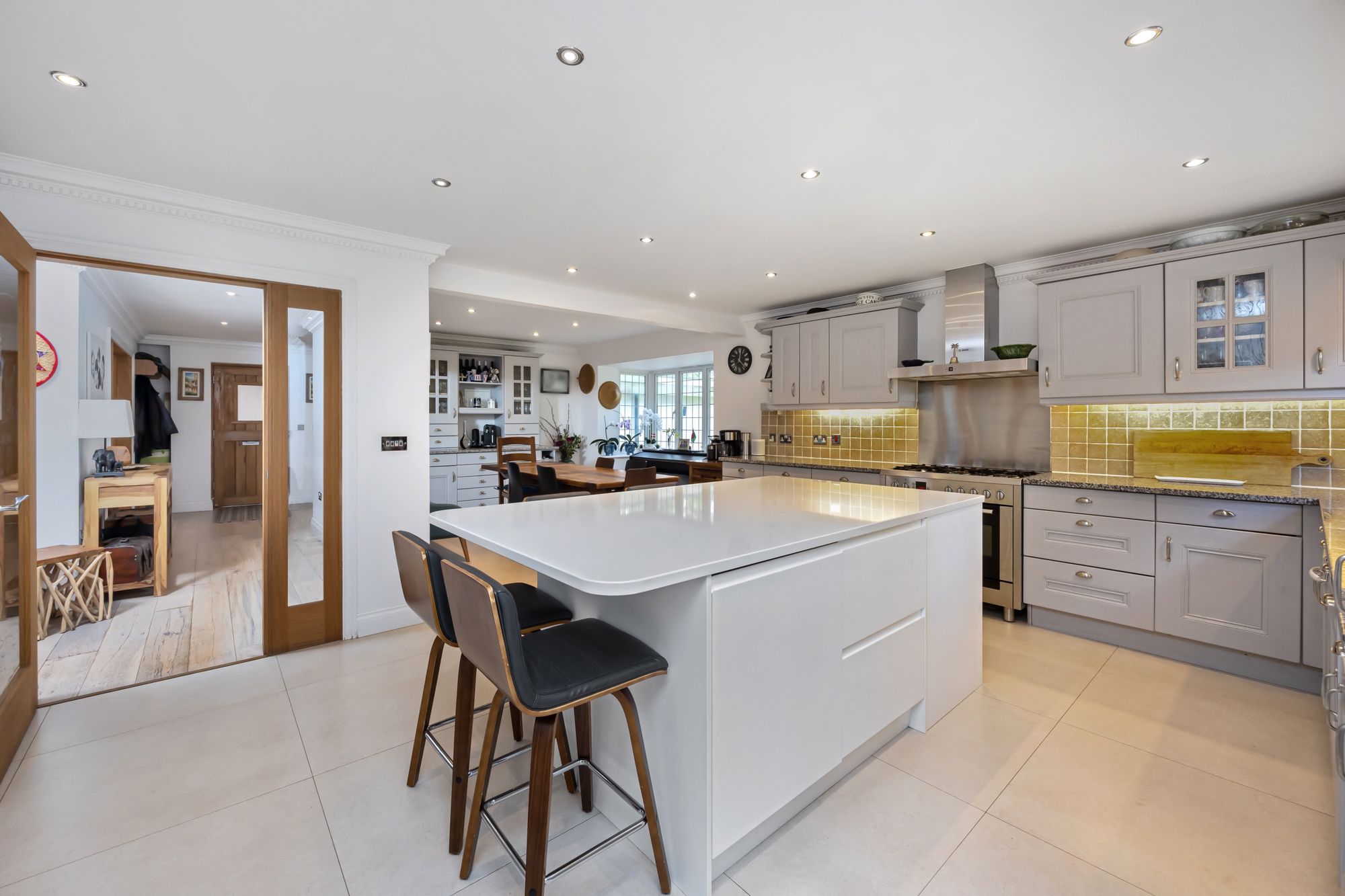 5 bedroom detached house for sale 0