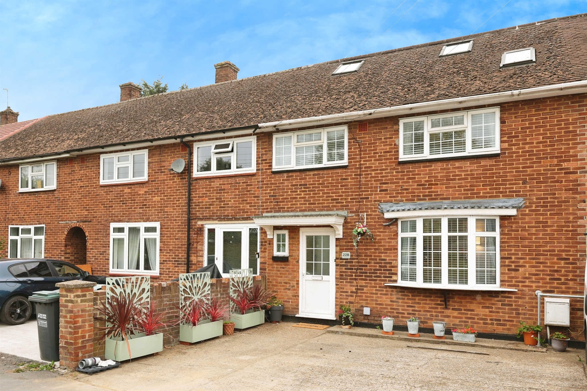 5-bed house on 228, Prestwick Road, Watford, £560,000
