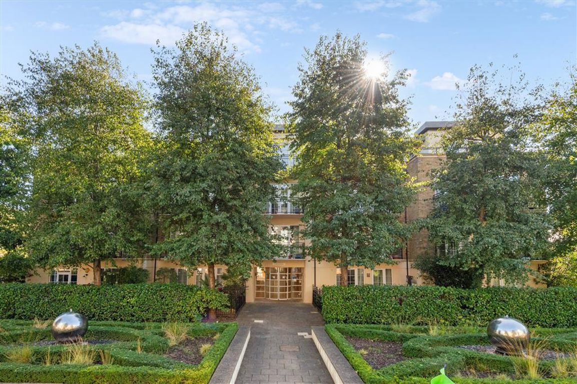 Flat 13, Magenta House, 21, Whitcome Mews, Kew photo 4