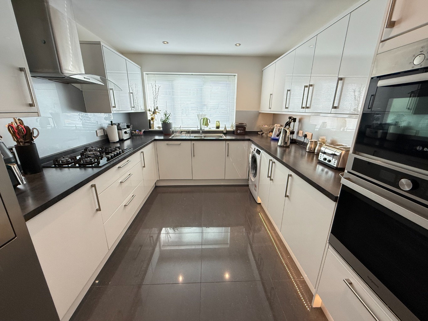 42 Garden Road, Dunstable, Bedfordshire photo 3