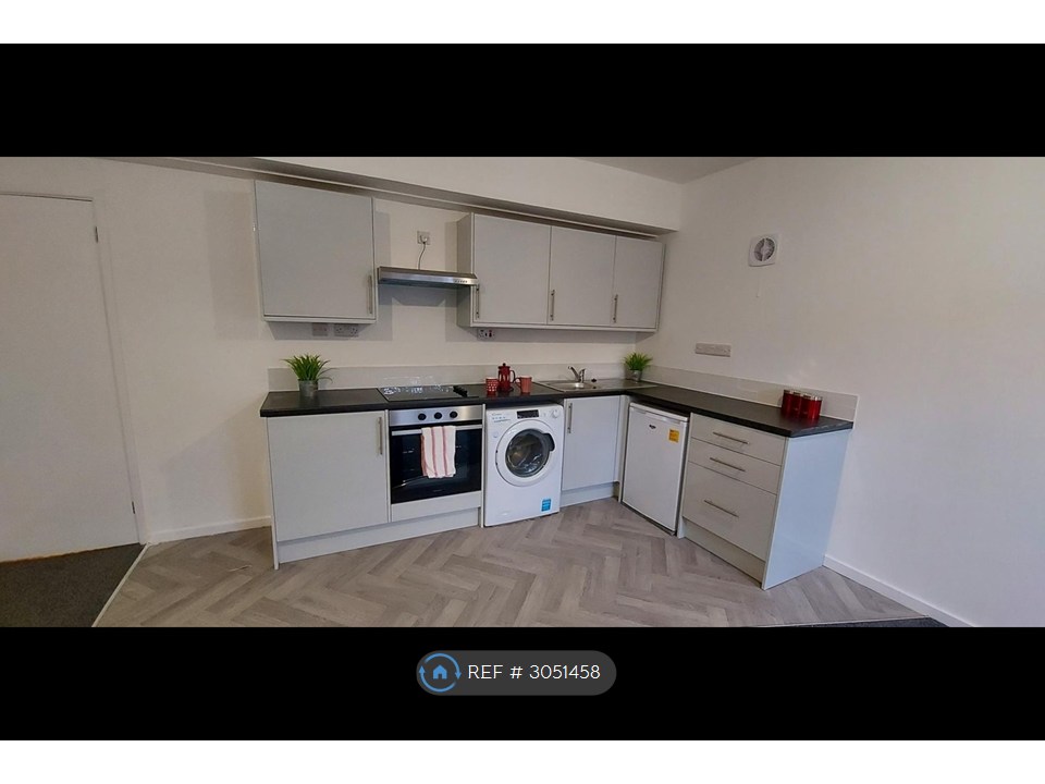 Flat, Kingston Court Shopping Arcade Walsall Road, Cannock photo 5