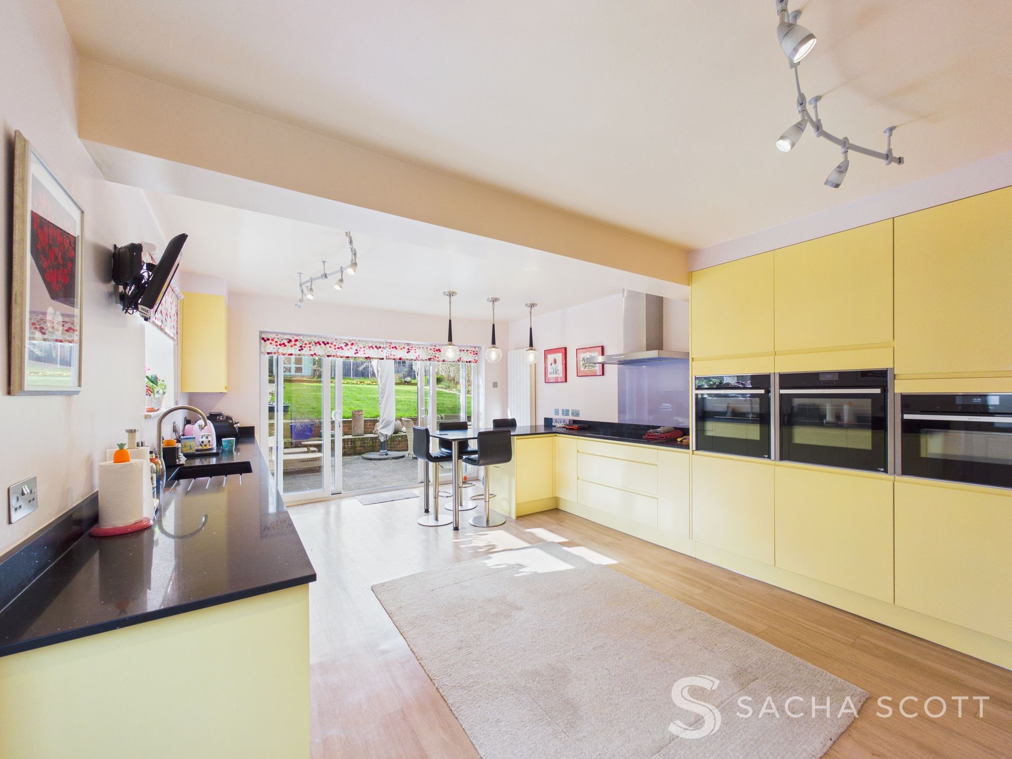 4 bedroom detached house for sale 0