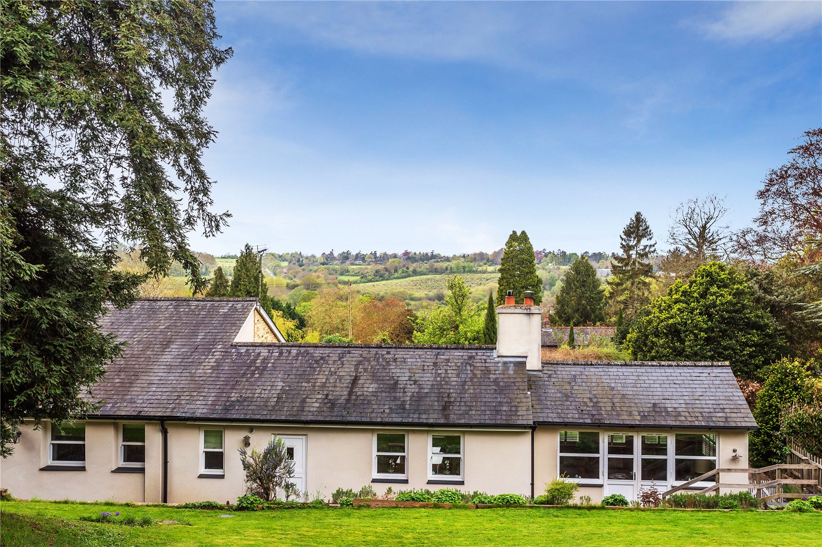 6 bedroom bungalow for sale 0