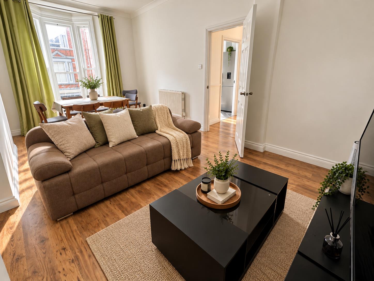 2-bed flat on Flat 2 Dalkeith House, Dalkeith Steps, Old Christchurch Road, BOURNEMOUTH, £1,350/mo