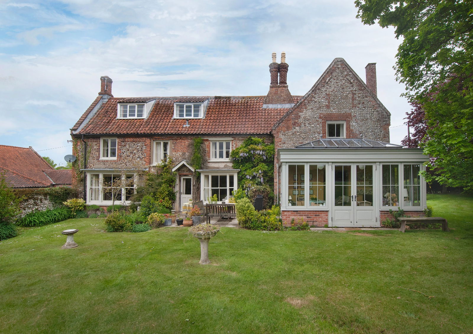 4 bedroom end terrace house for sale in London