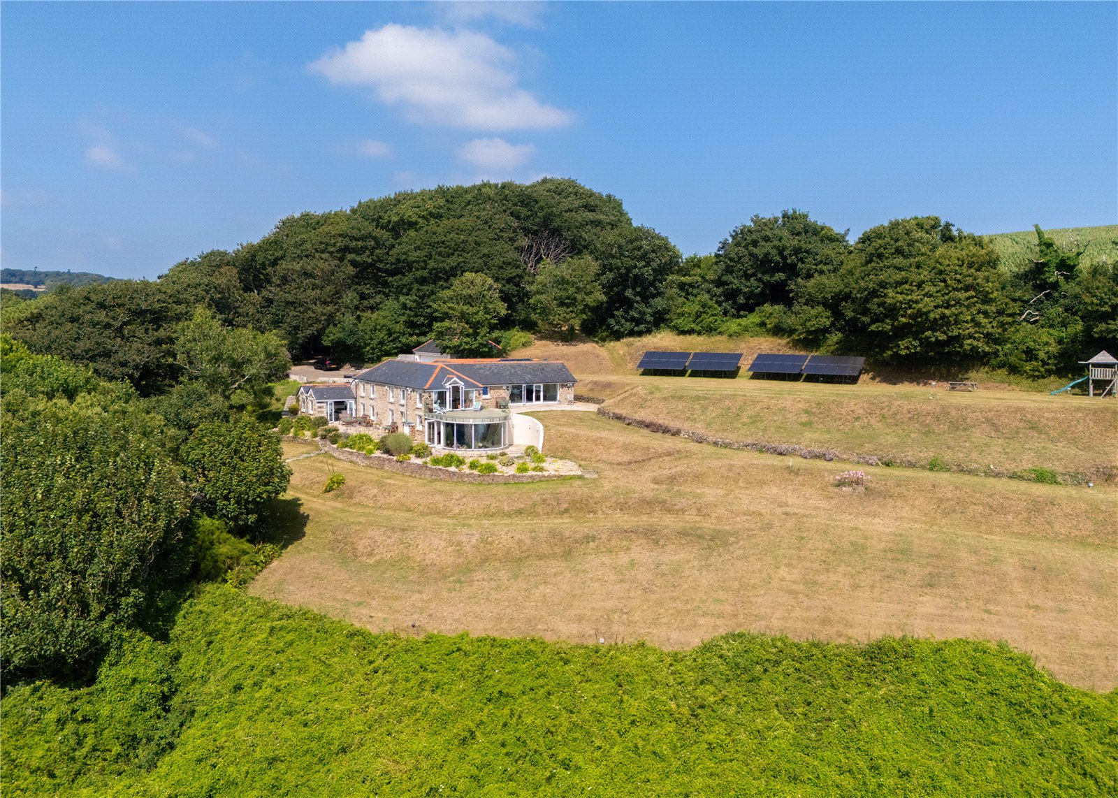 5 bedroom detached house for sale 0