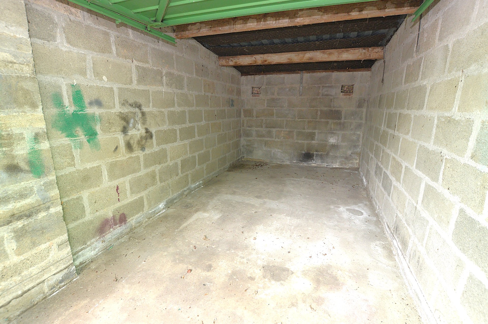 Garage 3,, Drake Gardens, Devon photo 4