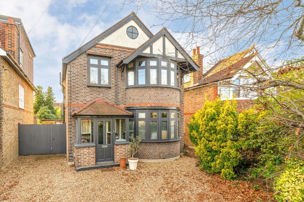 4 bedroom detached house for sale 0