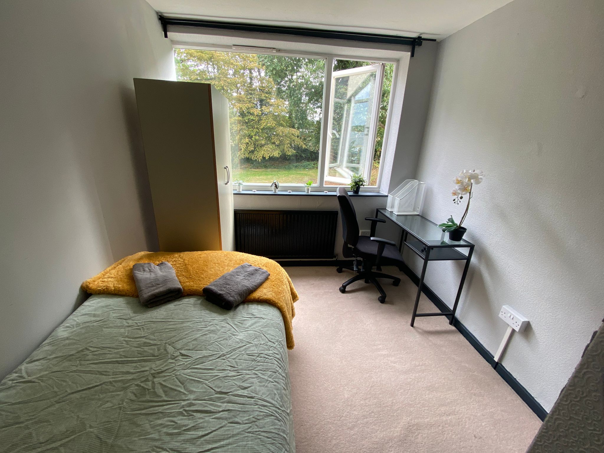 118, Travellers Lane, Hatfield photo 3