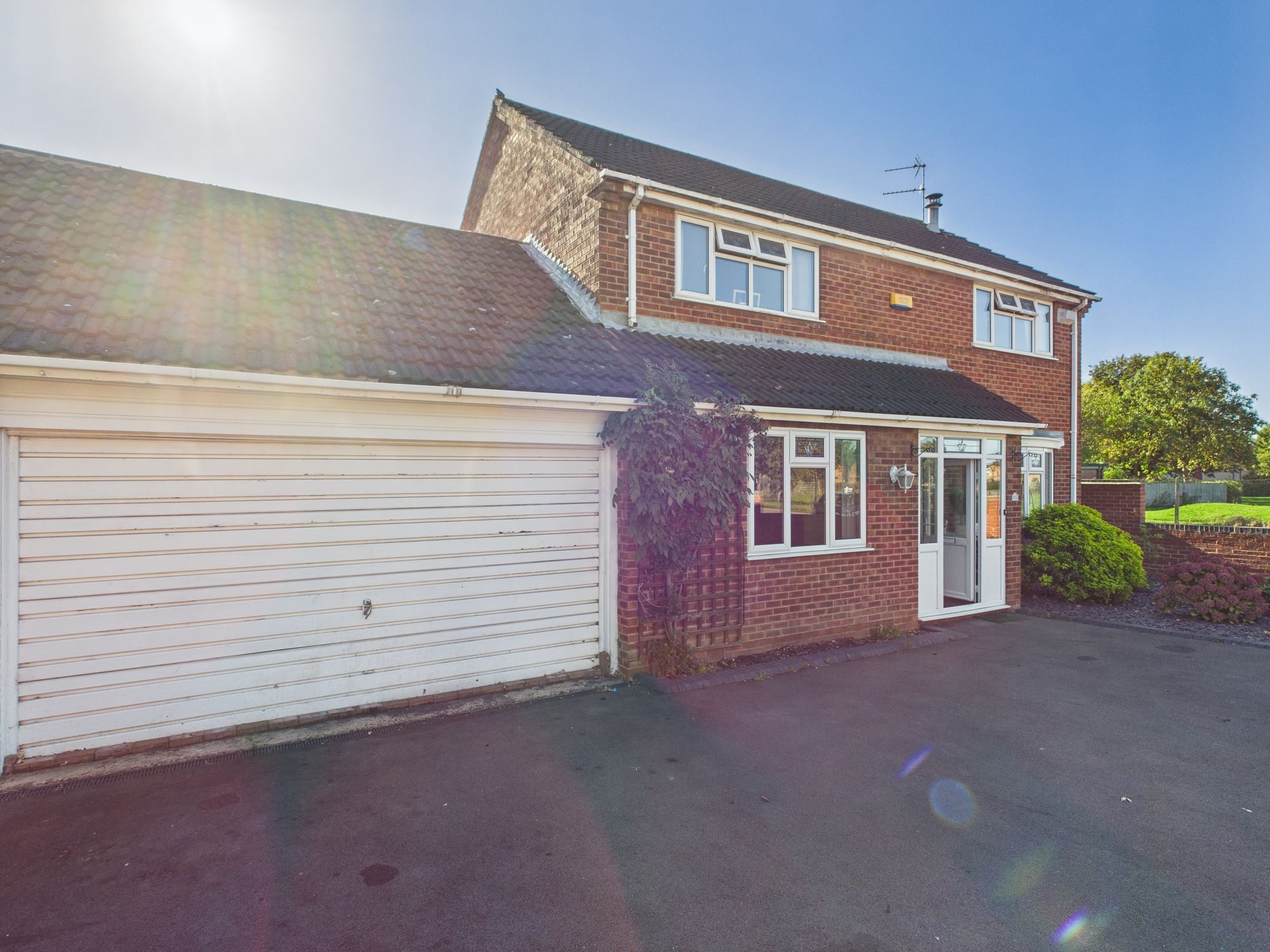 2 Medina Close, Derby photo 4