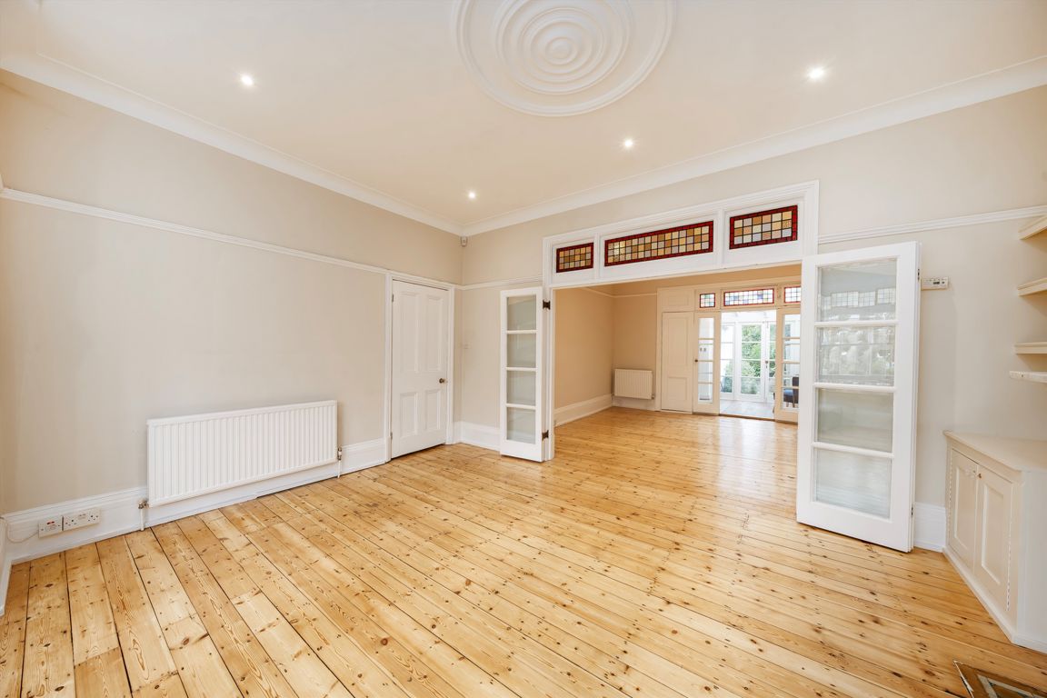 5 bedroom property for sale 0