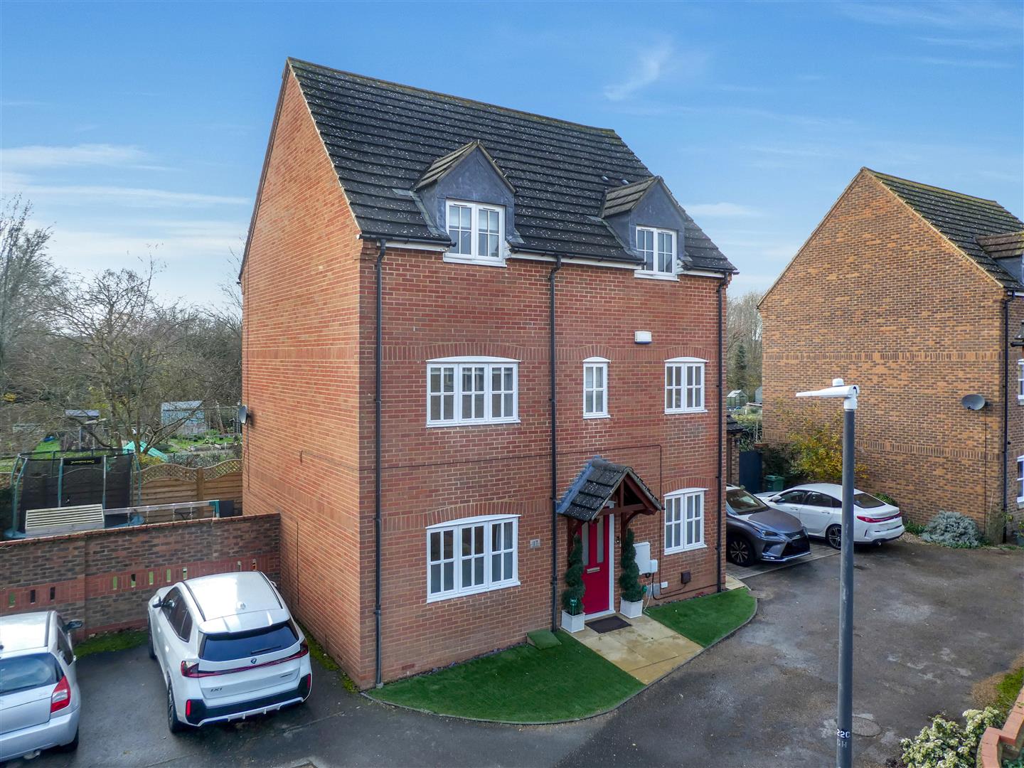 5-bed house on 17, Goldhawk Road, Milton Keynes, £655,000