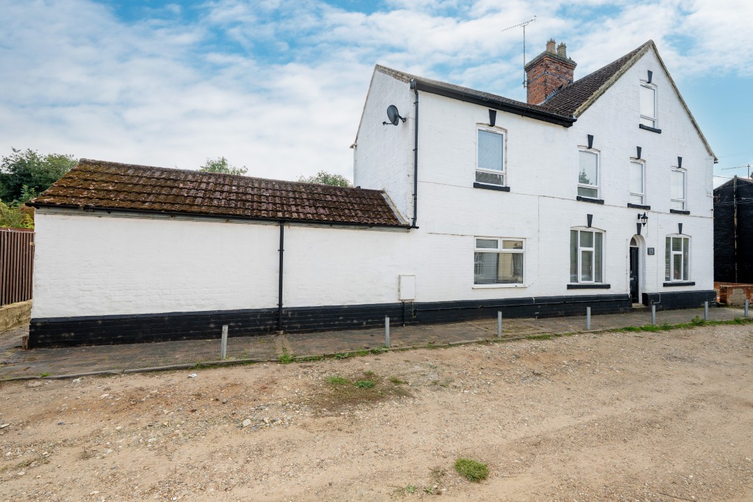 15, Lichfield Street, Fakenham photo 2