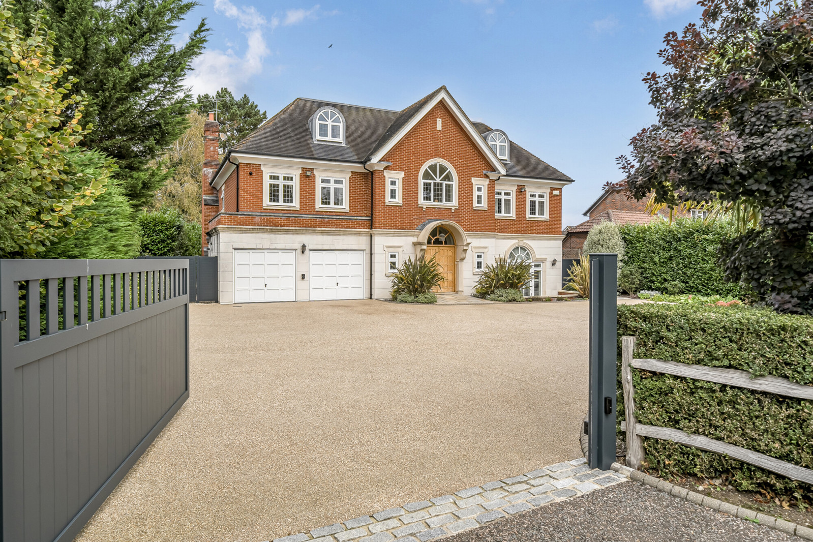 5 bedroom detached house for sale