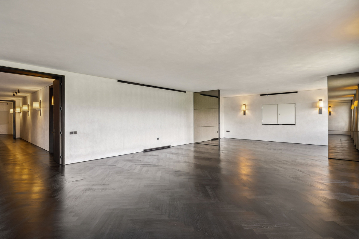 4 bedroom flat for sale 0